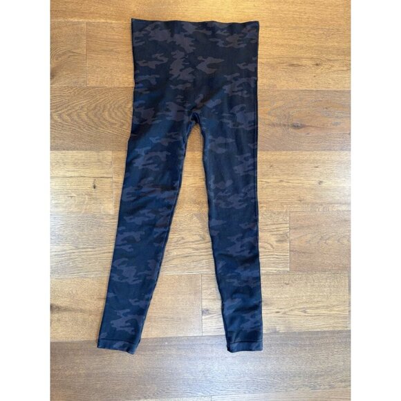 Spanx Womens Look at Me Now Seamless Leggings Camo Size Medium - Picture 6 of 7